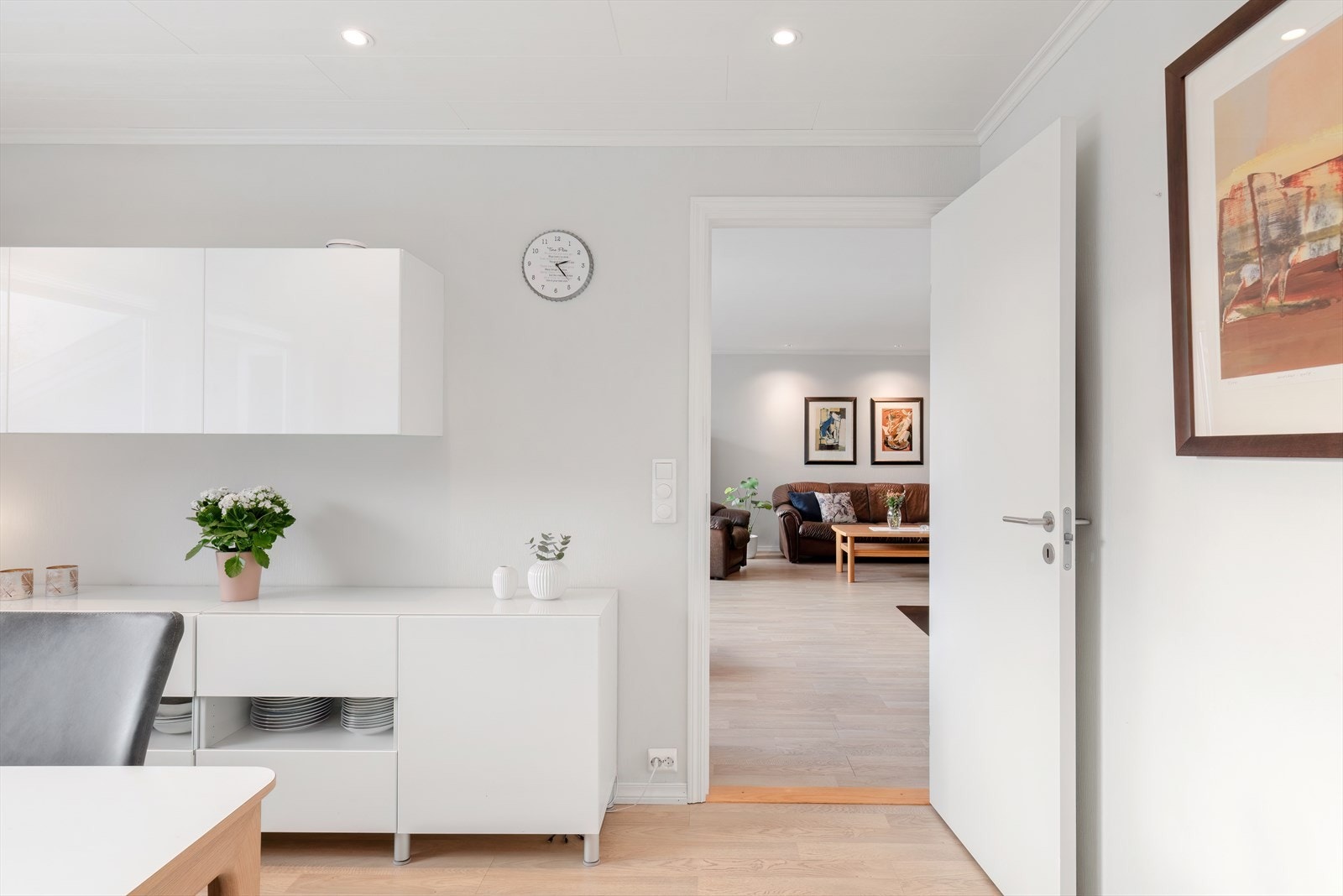 1. etg: Kjøkken mot stuen Galleribilde