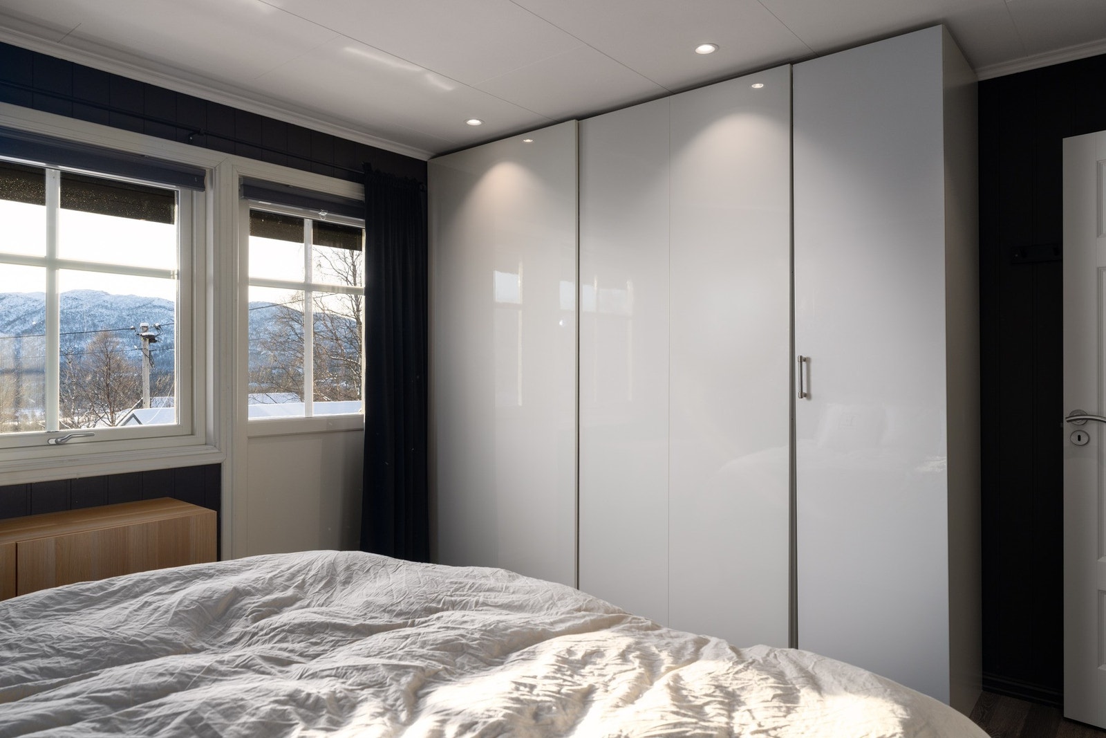 Garderobeløsning hovedsoverom. Galleribilde