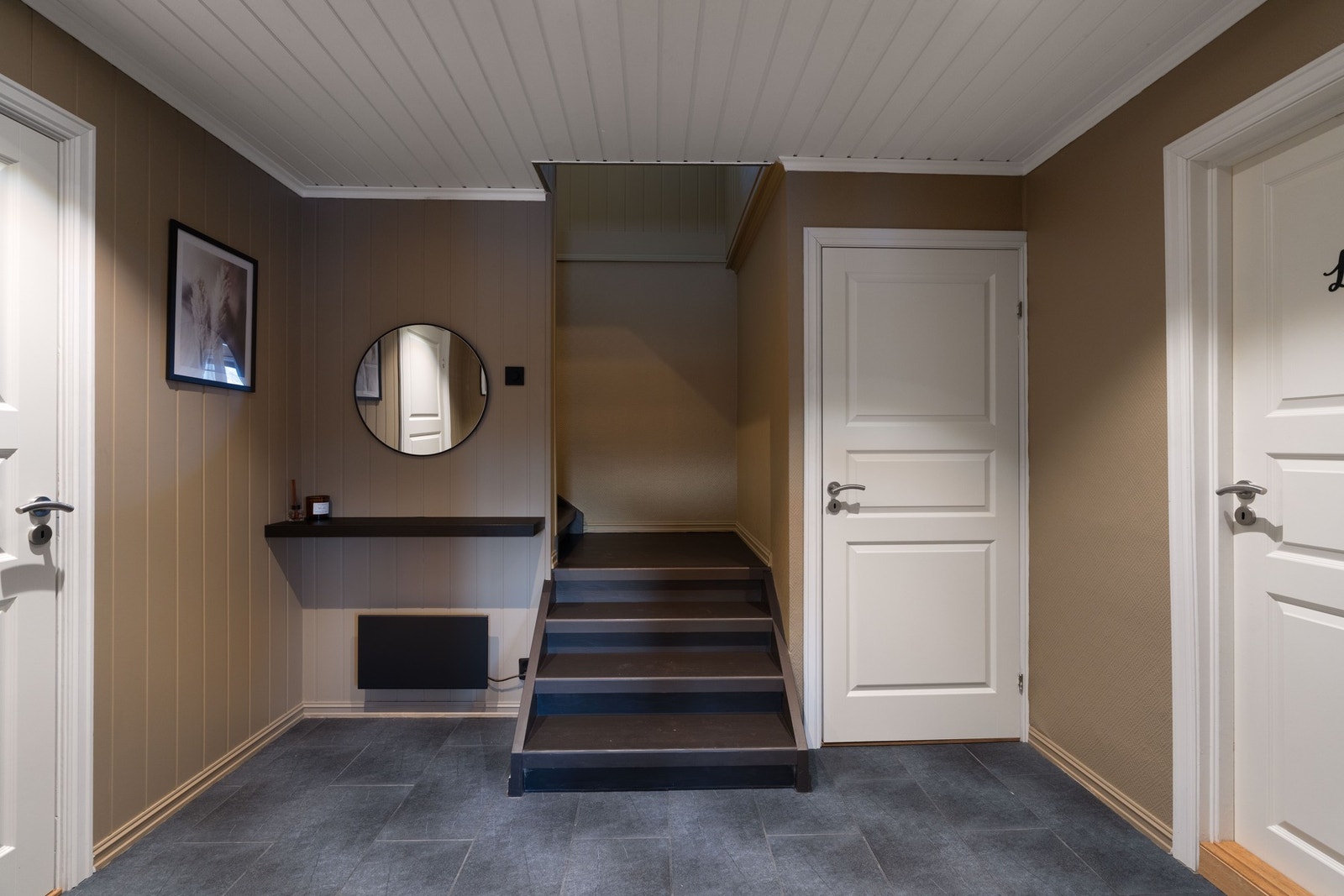 Trappegang med tilgang fra hovedetasjen. Galleribilde