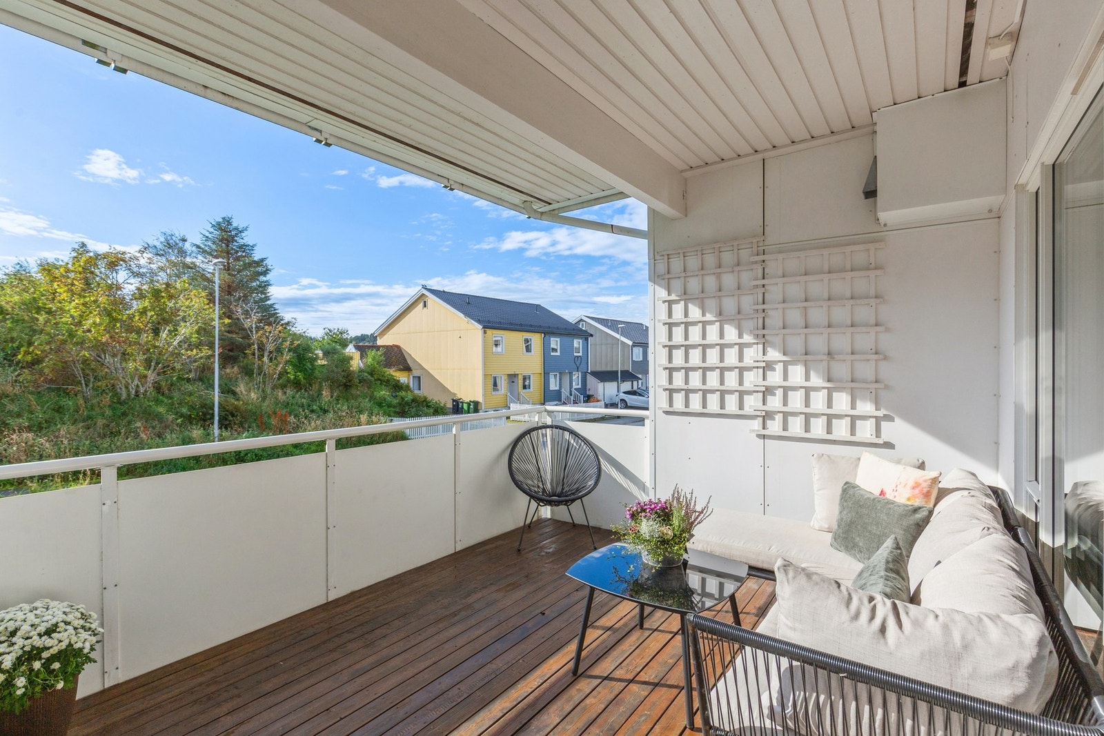 Borettslaget har vaktmestertjenester, så beboerne skal slippe å tenke på både plenklipp og snømåking Galleribilde