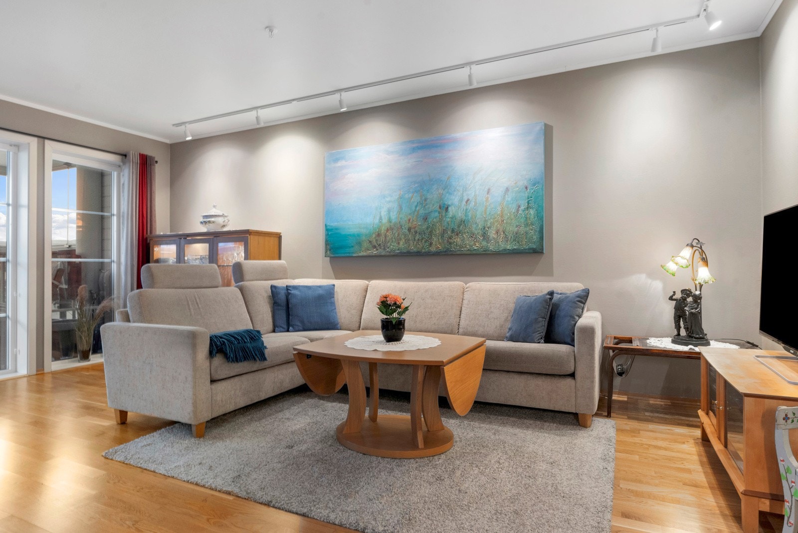 Her bor man bekvemt med gulvvarme på stue, kjøkken, gang og bad. Galleribilde