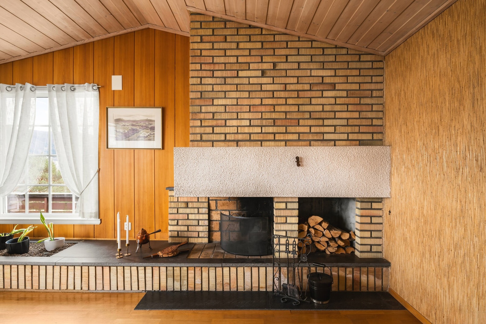 Peis gir en lun og stemningsfull atmosfære. Galleribilde