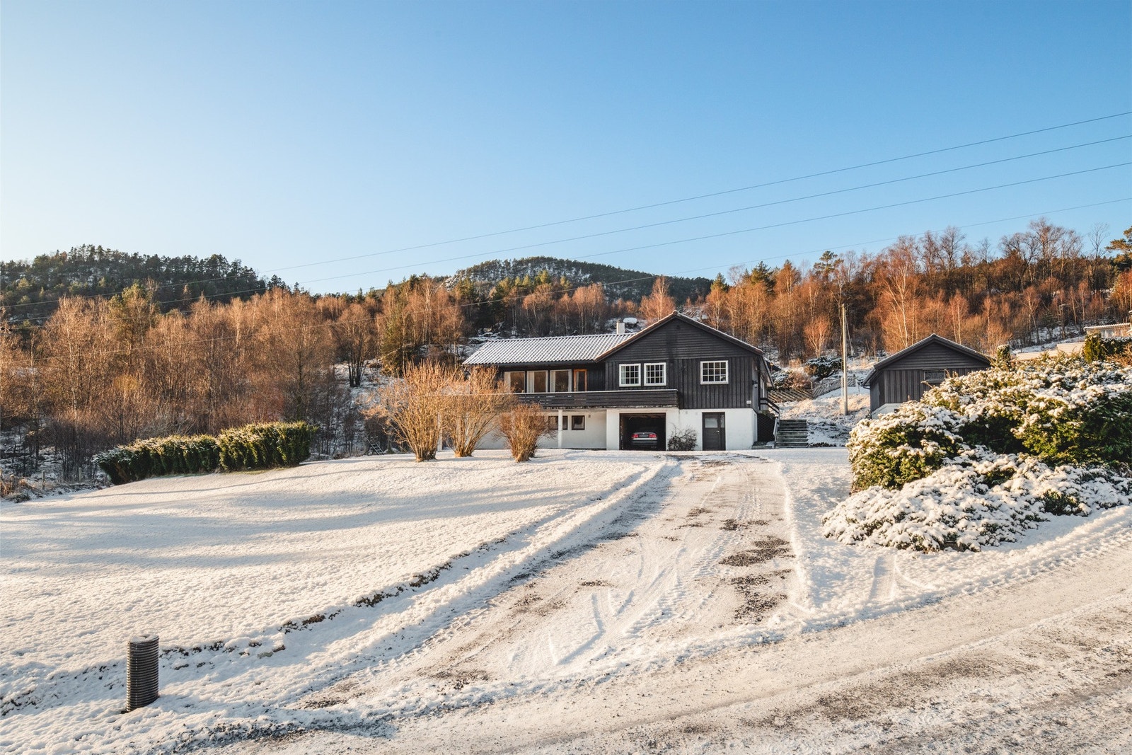 Beliggenheten litt i høyden gir gode solforhold og en luftig, åpen følelse. Galleribilde