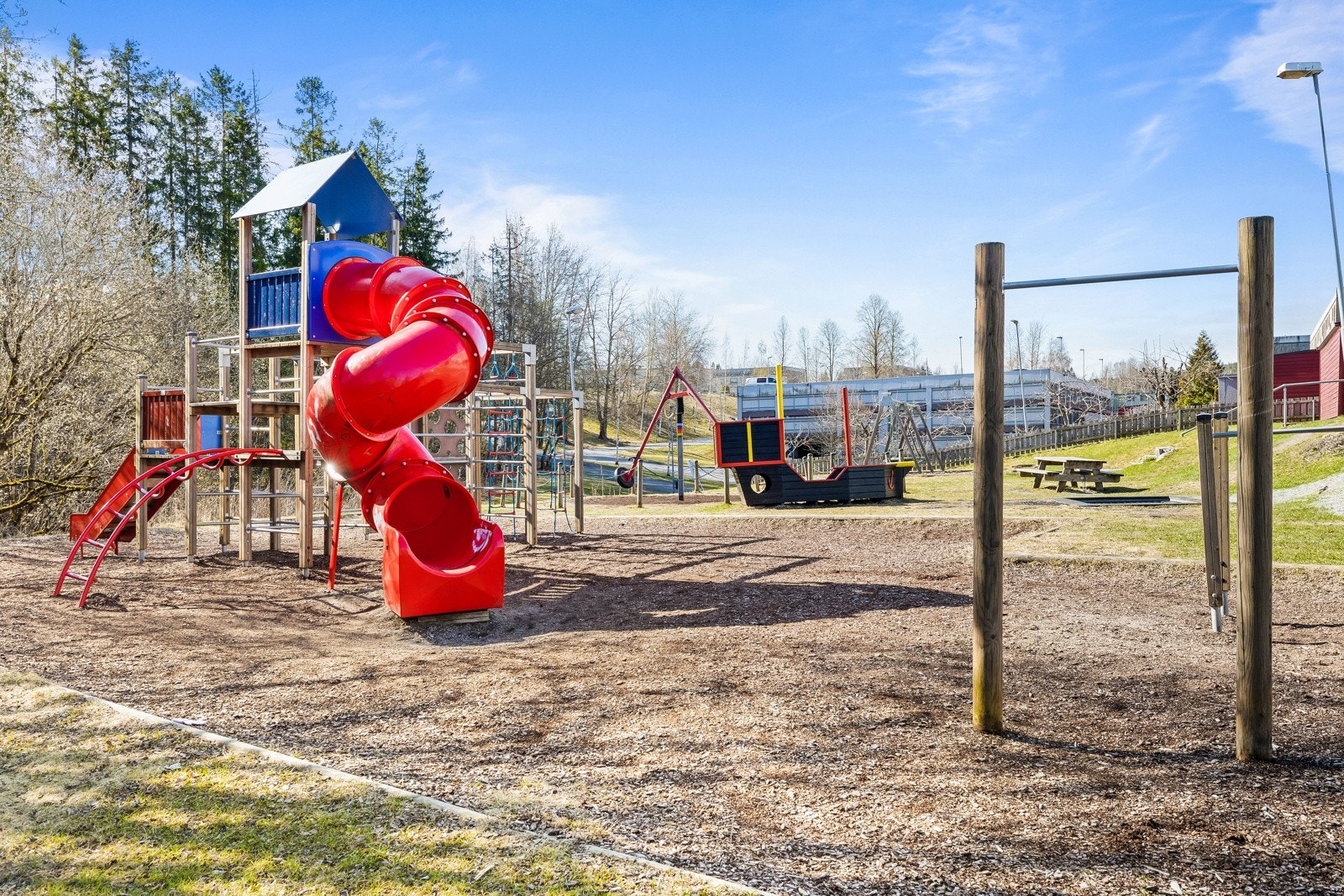 Det er etablert egen lekeplass for de yngste. Galleribilde