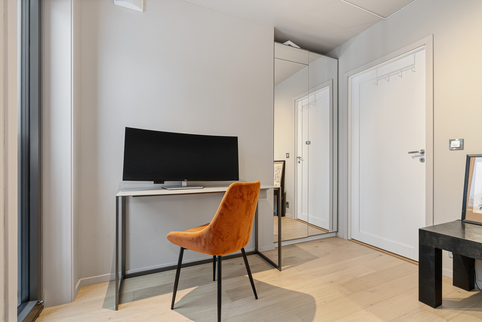 Soverom 3 har garderobeskap løst plassert i nisje. Galleribilde