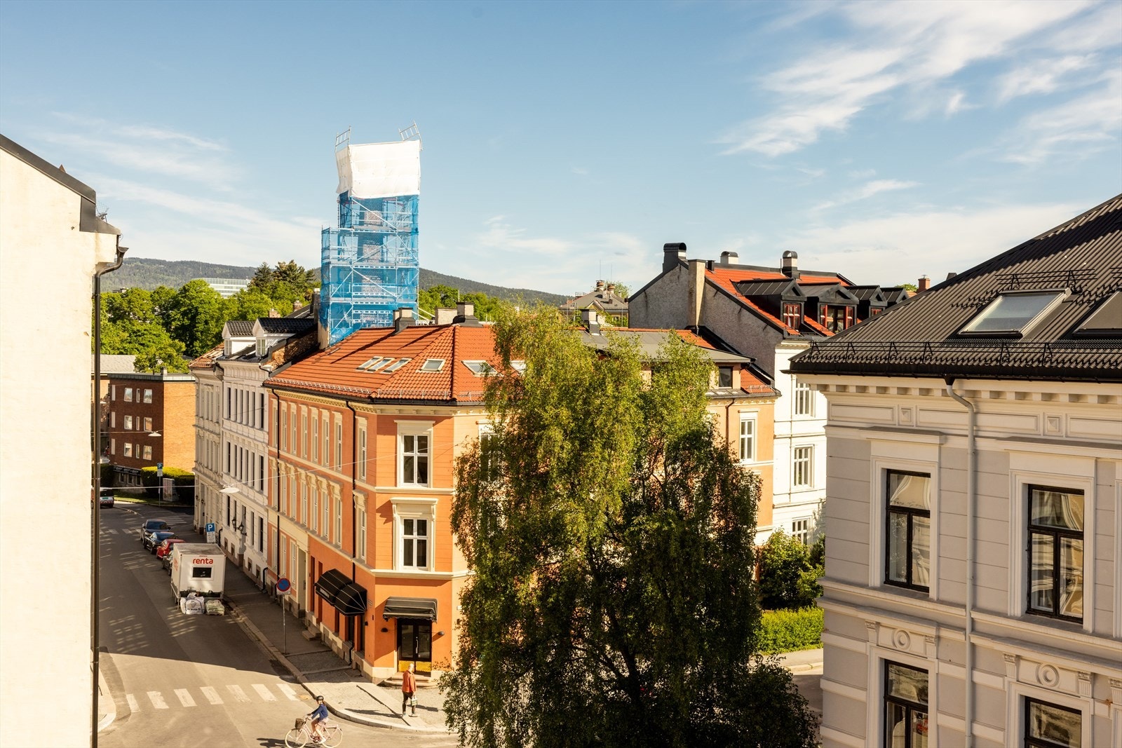 Her bor du høyt og fritt i 5. etasje med heis i bygget. Galleribilde
