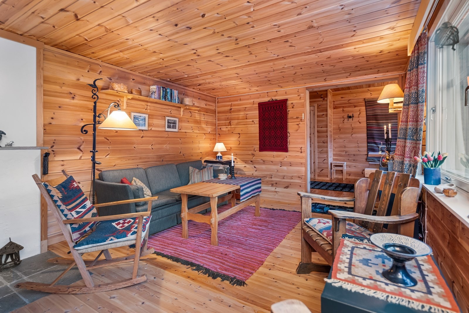 Her kan både sofagruppen og godstolene få sin naturlige plass. Galleribilde