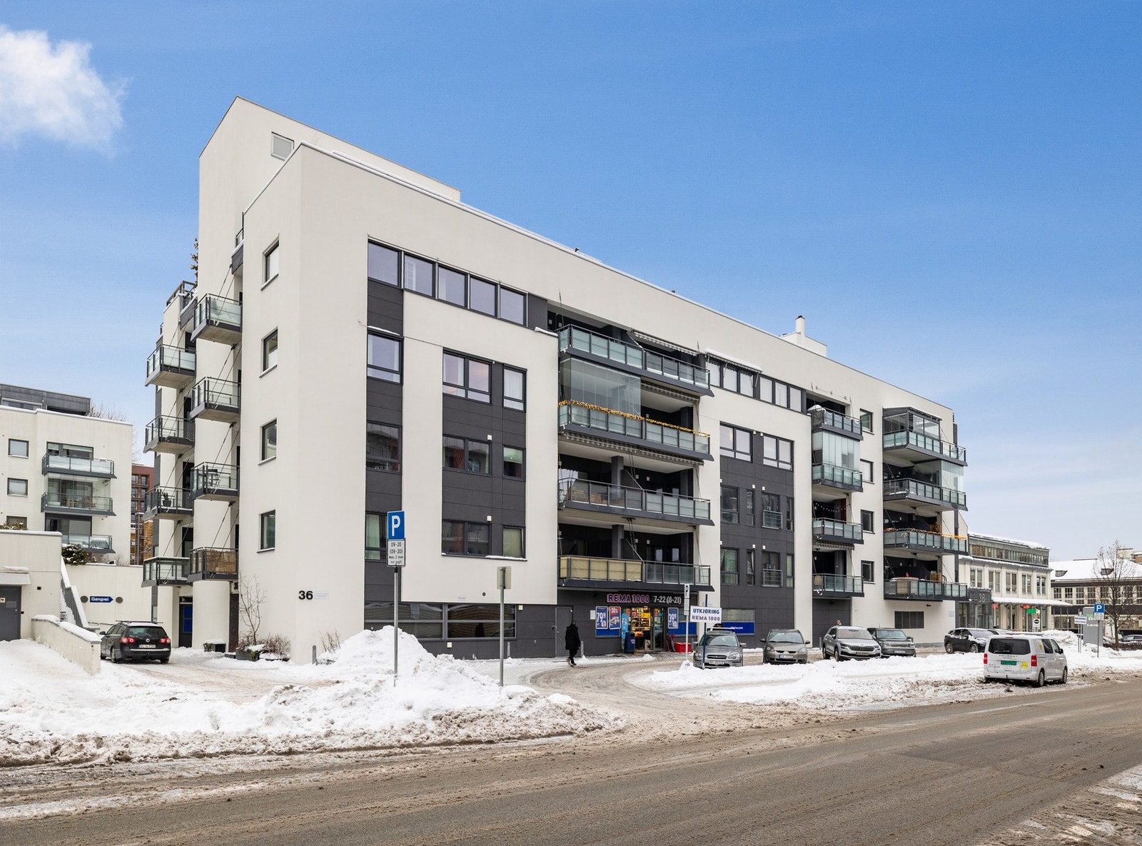 REMA 100 er i samme bygg. Galleribilde