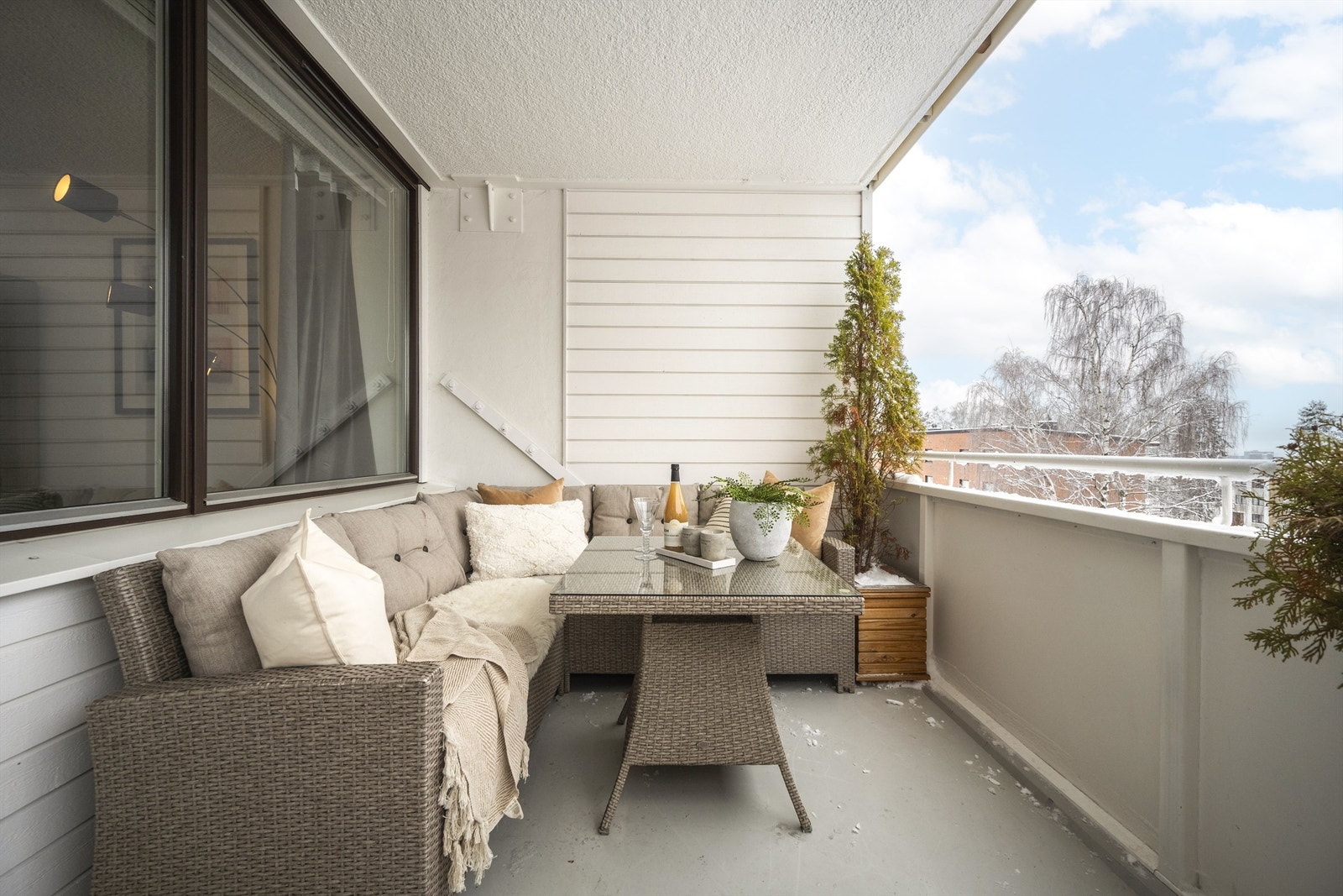 Denne vender nordvest, og slipper inn sol fra 14-15 timer om sommeren. Galleribilde