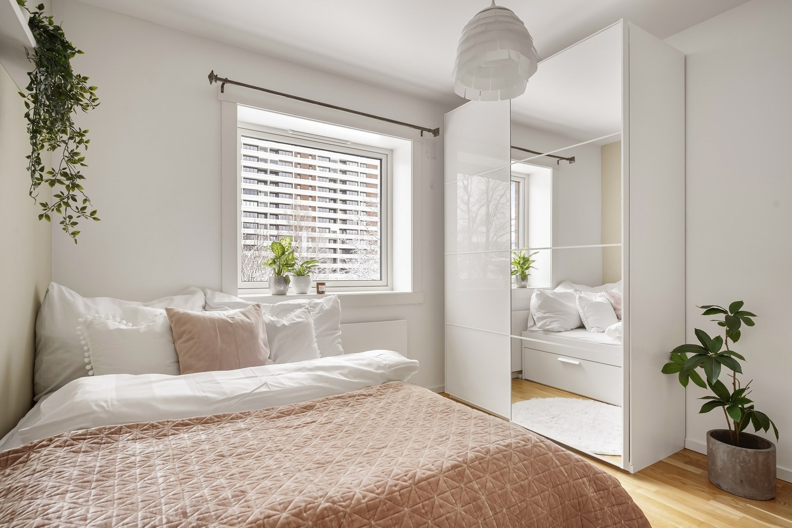 Begge soverom er av svært god størrelse. Galleribilde