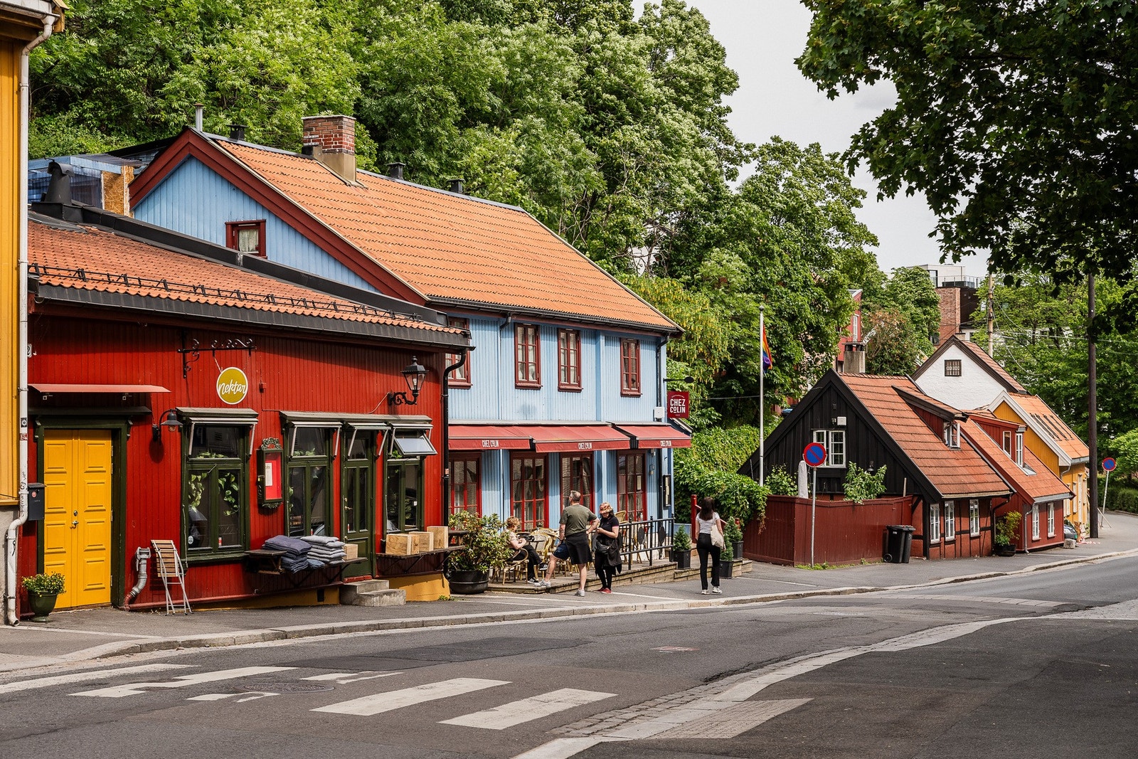 Beliggenheten er sentral med gangavstand til alt, inkludert restauranter, cafeer og servicetilbud. Galleribilde