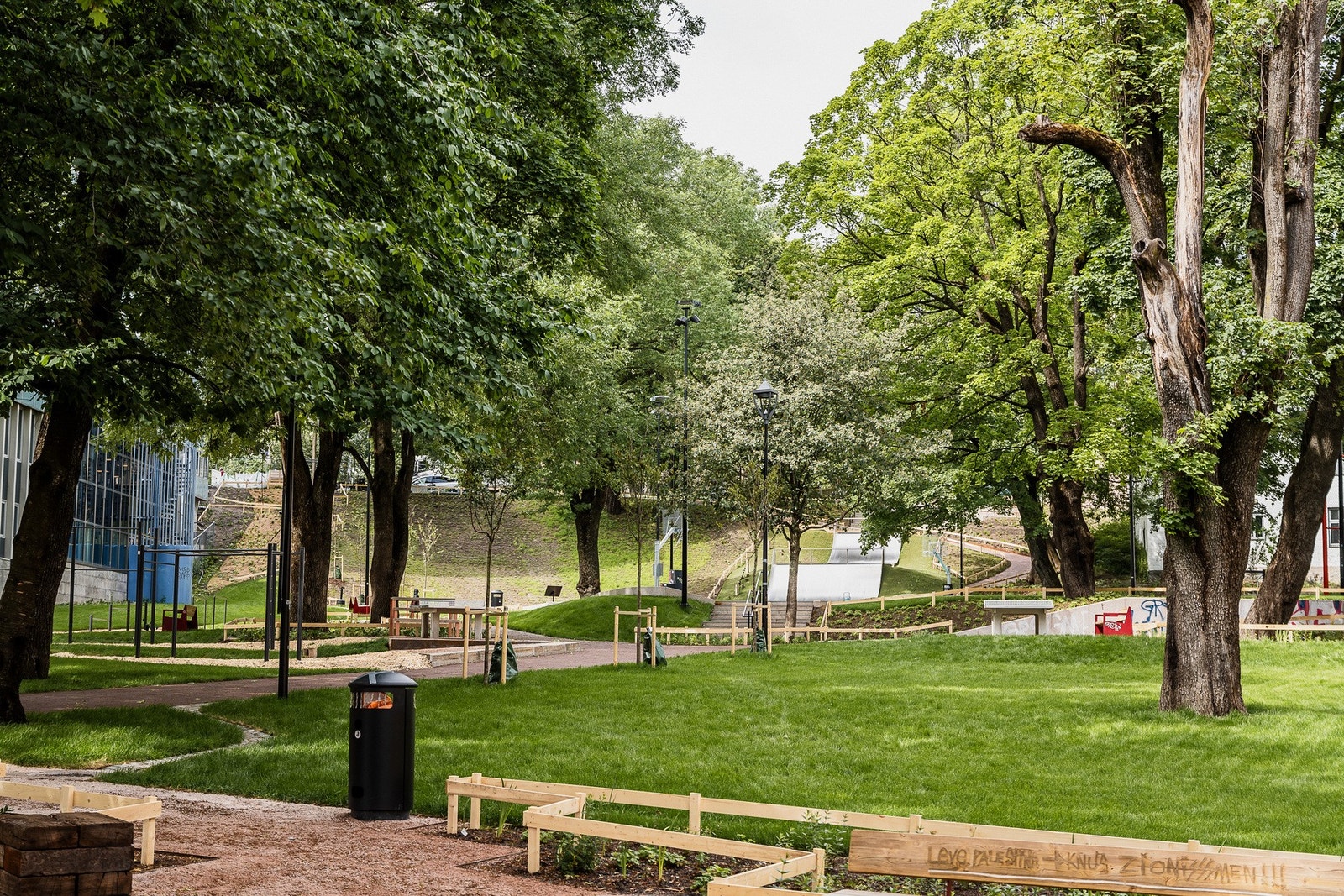 Kristparken er full av muligheter for aktivitet og avslapping, trening, lek og hvile. Parken er en møteplass for alle som besøker eller bor i området. Galleribilde