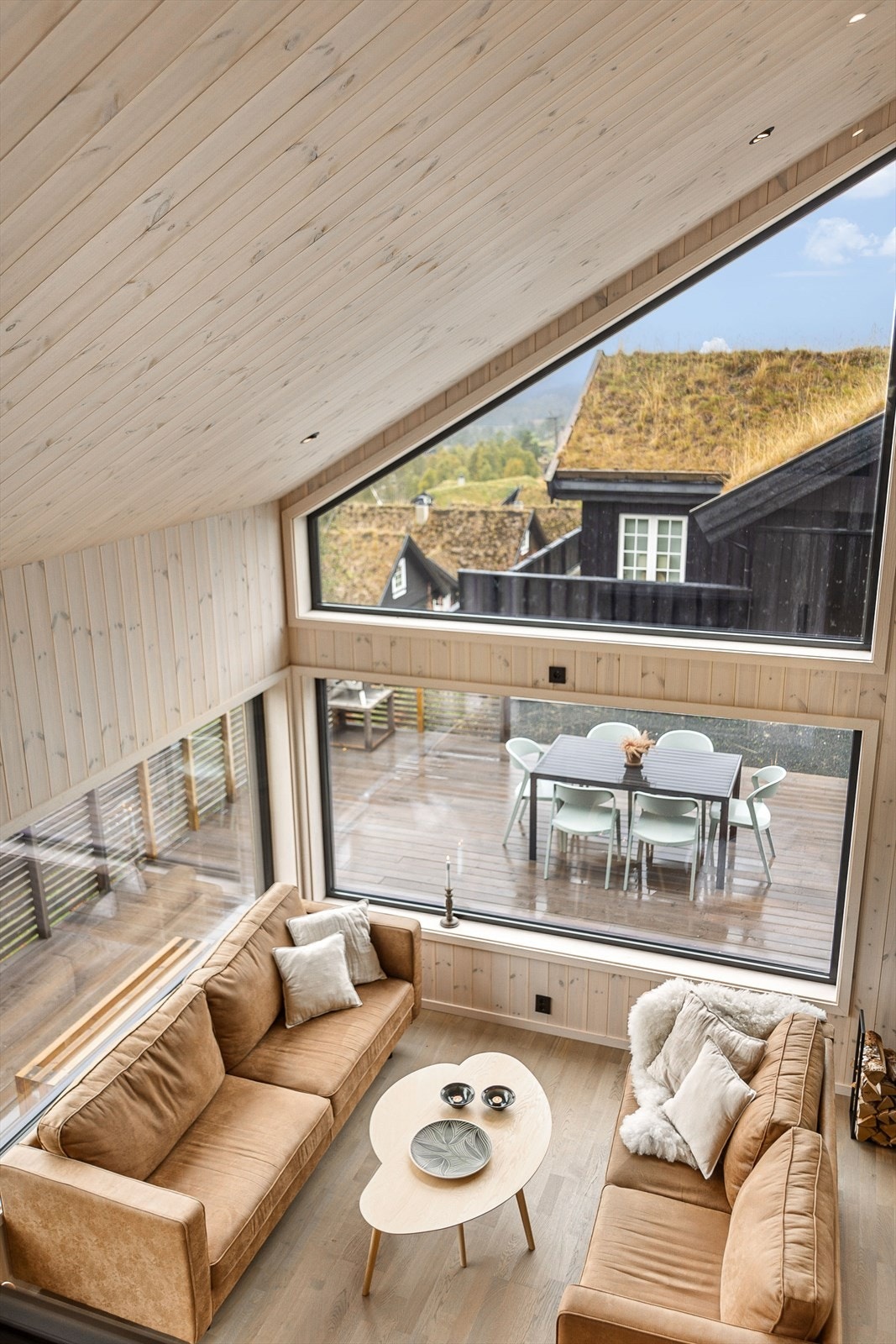 Stue sett fra loftsetasjen Galleribilde