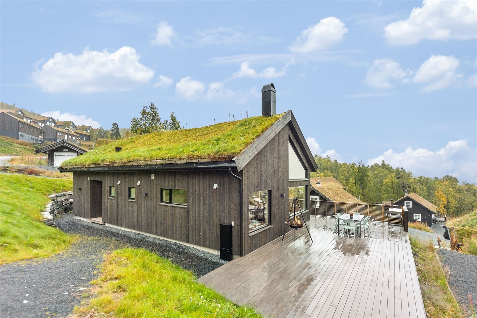 Løypene ligger i variert terreng, og Rauland kan tilby ca. 70 kilometer med løyper i høyfjellet (Silkedalen) og ca. 80 kilometer med skogsløyper Galleribilde