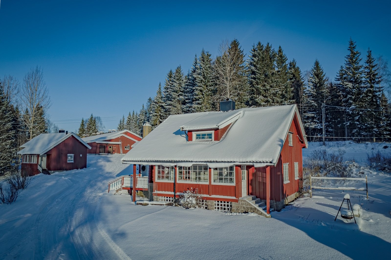 Øvergård i Sørskogbygda presentert av Tegneby og Grønnerød Landbruksmegling. Galleribilde