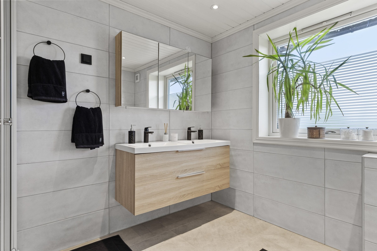 Badet ble rehabilitert i 2019, med lokale utbedringer utført i 2023. Galleribilde