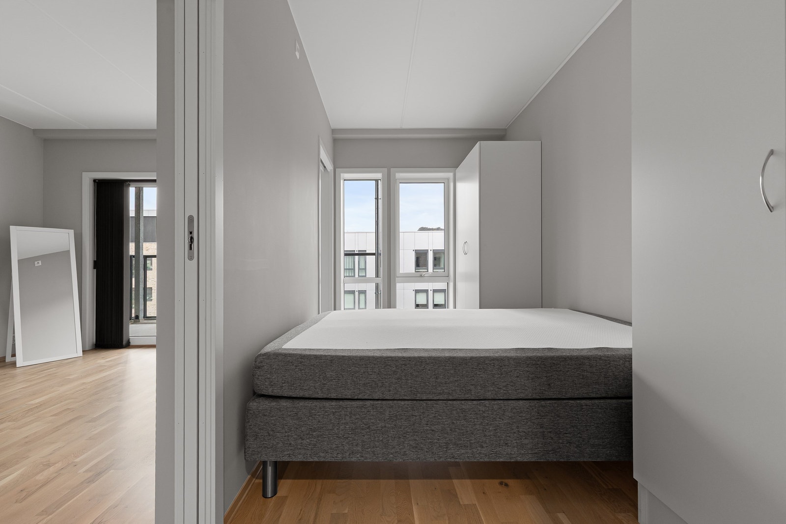 Fra soverom mot stue Galleribilde