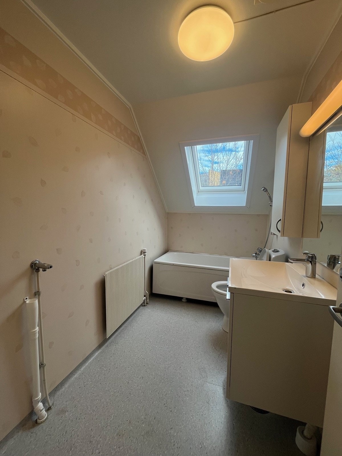 Bad med opplegg til vaskemaskin. Galleribilde