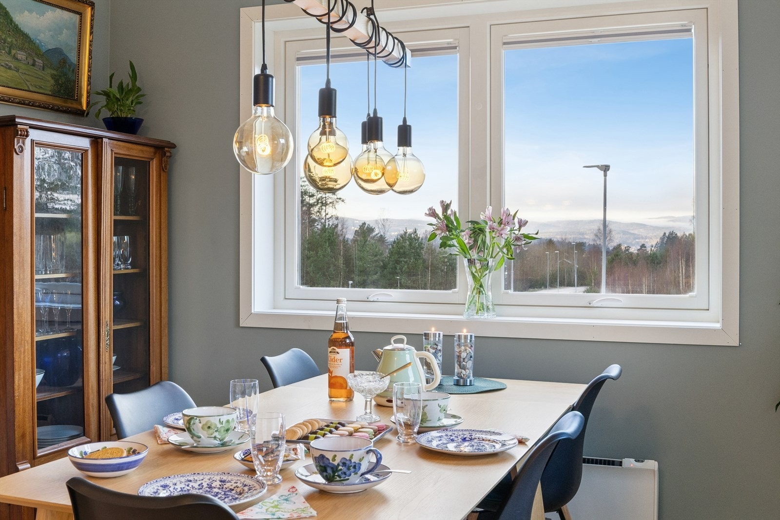 Leiligheten har fin utsikt. Galleribilde