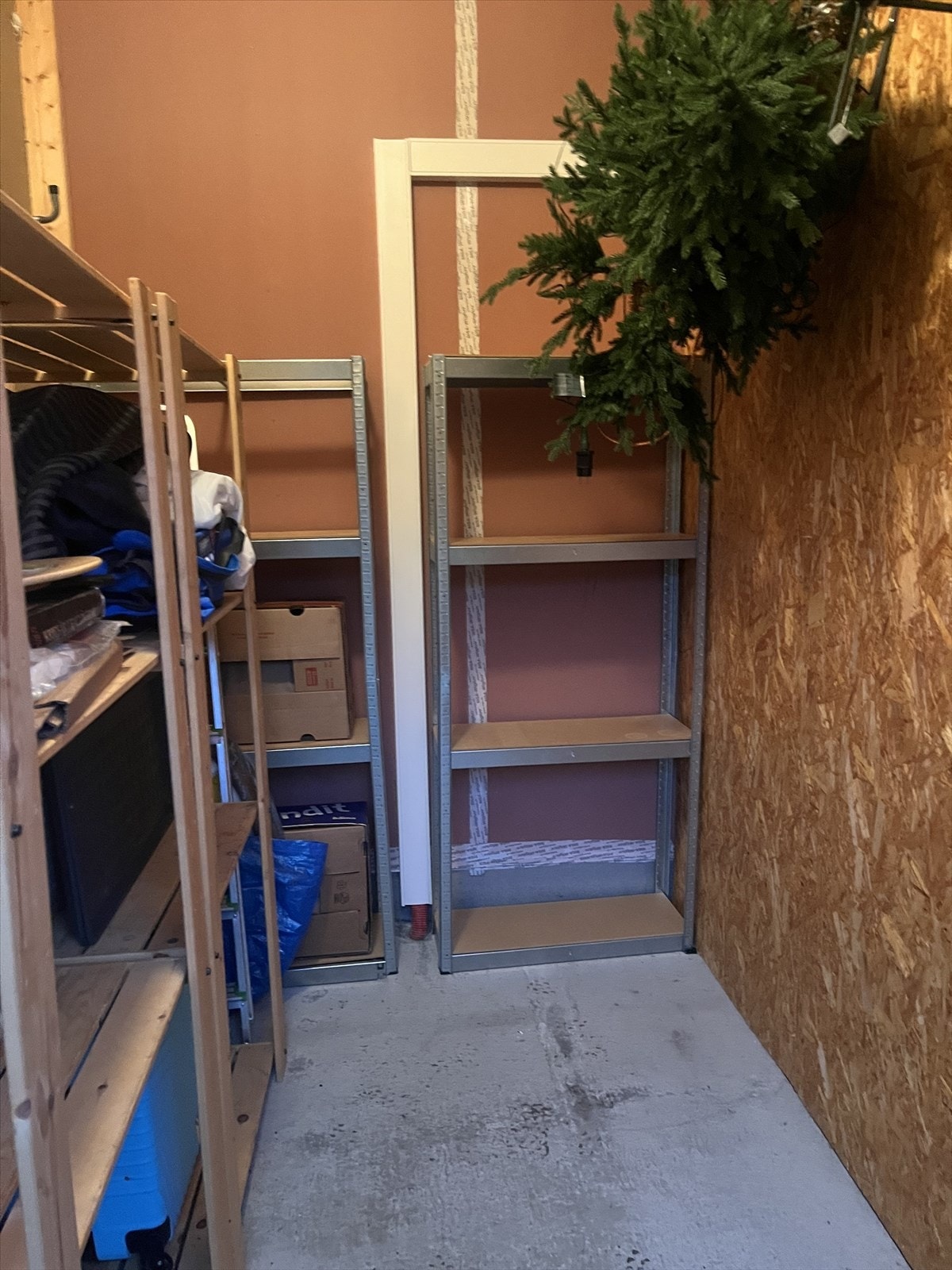 Selgers private bilde av spotsboden. Galleribilde