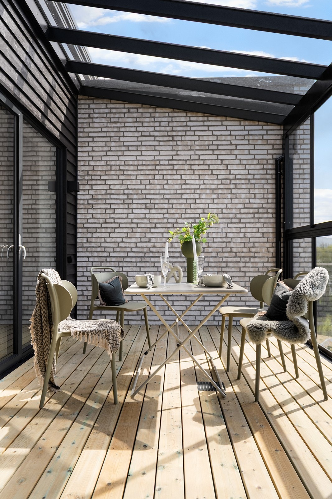 Innglasset balkong/hagestue med glassfelt i tak Galleribilde