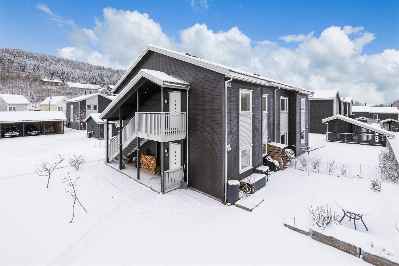 Velkommen til en moderne og innbydende 3-roms leilighet! Galleribilde