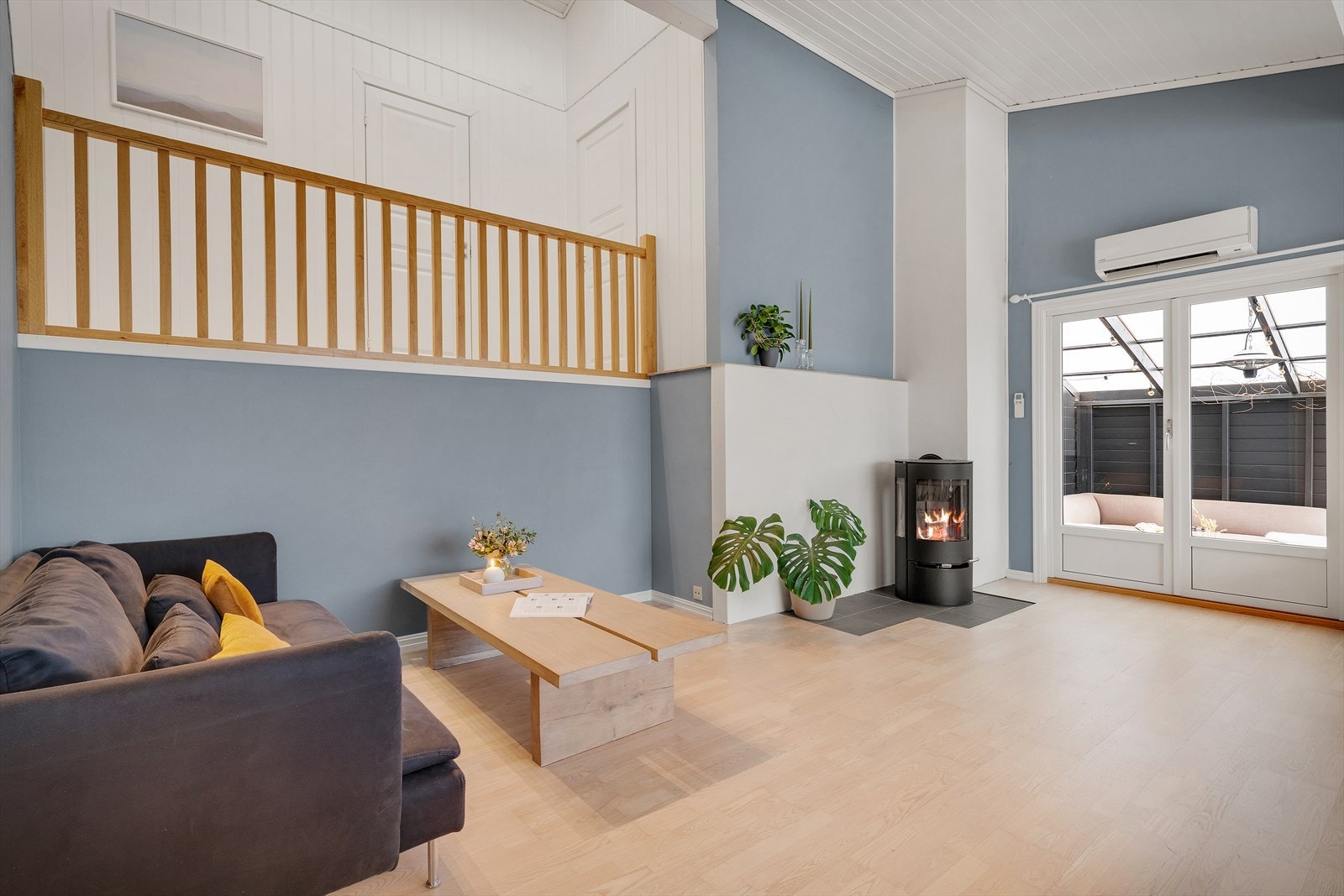 Fra stuen er det utgang til den herlige verandaen. Galleribilde