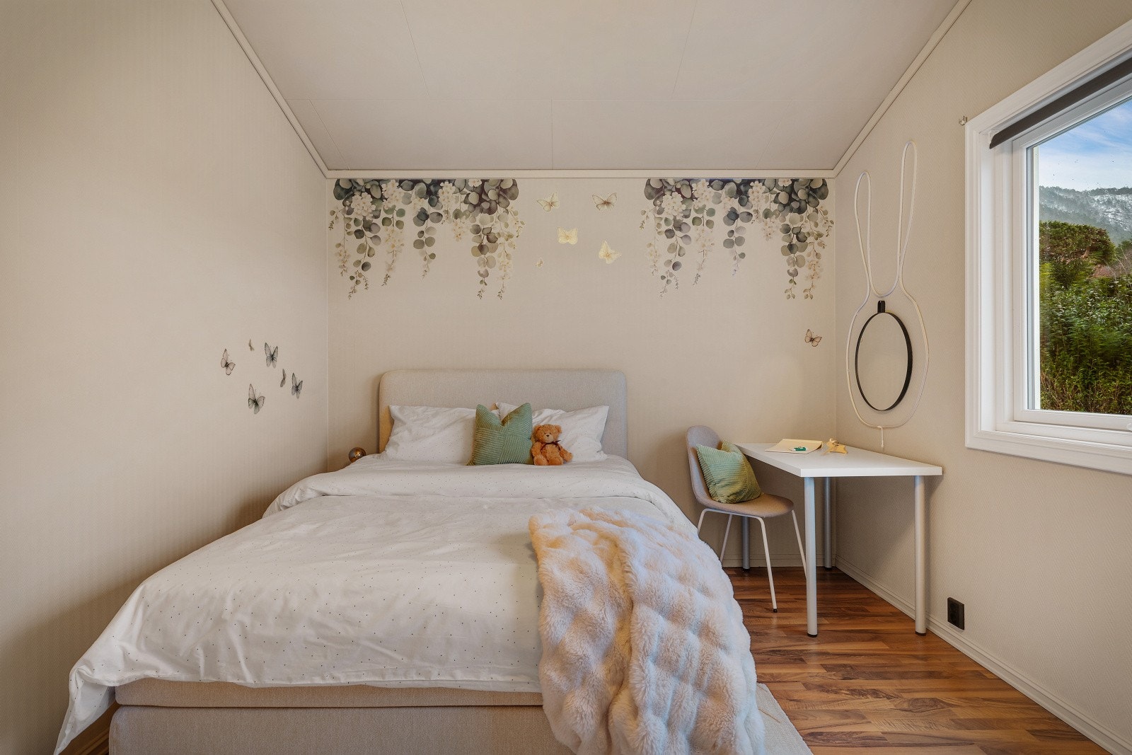 Her er det god plass til dobbeltseng og annen innredning. Galleribilde