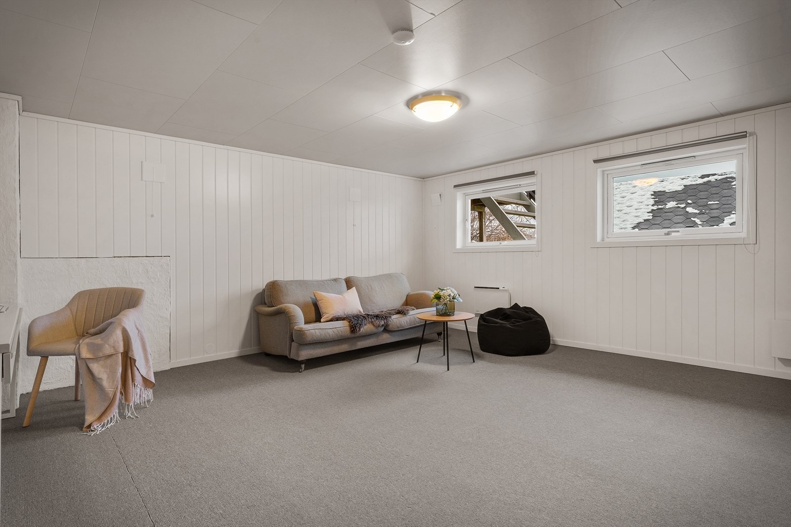 Kjelleren er godkjent som disponibelt areal - Se pkt. "Ferdigattest/Brukstillatelse" i salgsoppgaven. Galleribilde