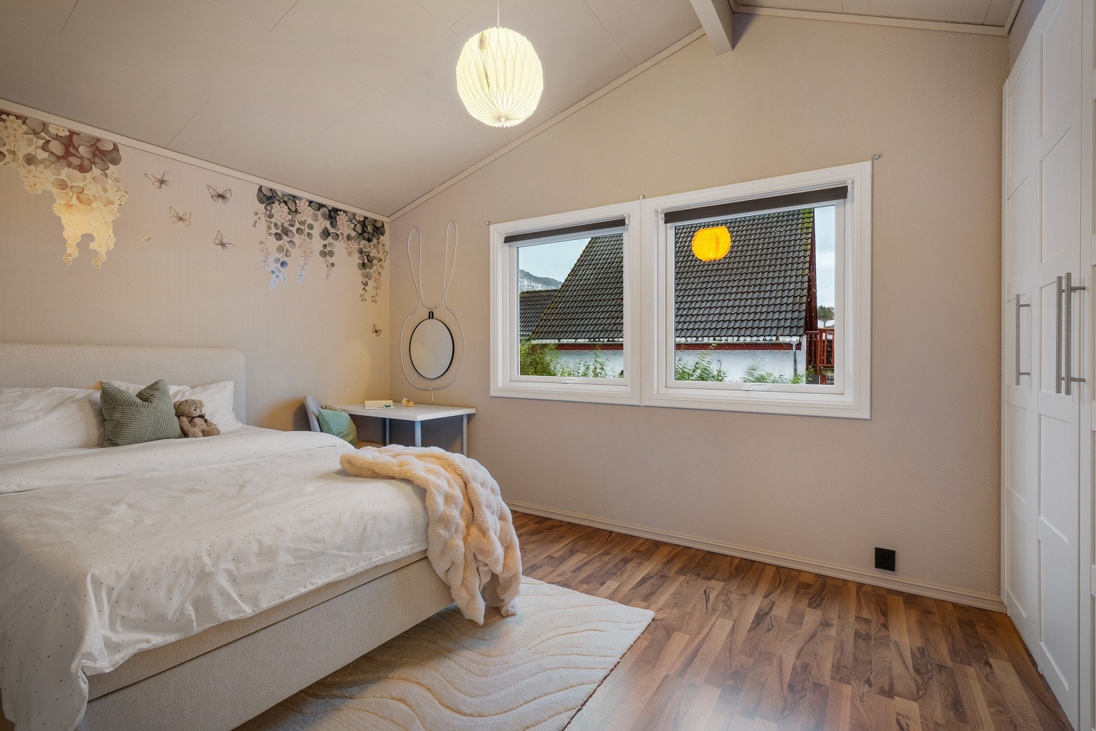 Romslig hovedsoverom på 14,1 m². Galleribilde