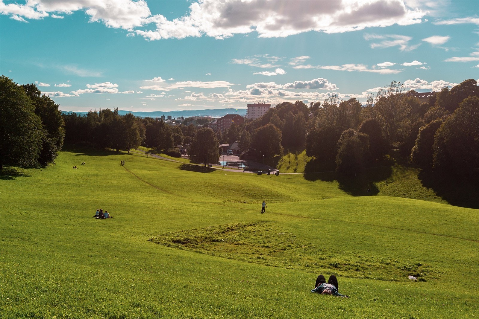 Kort vei til flotte turområder med Akerselva og nærliggende parker som Ila, Sofienbergparken, Myraløkka og Torshovdalen. Galleribilde
