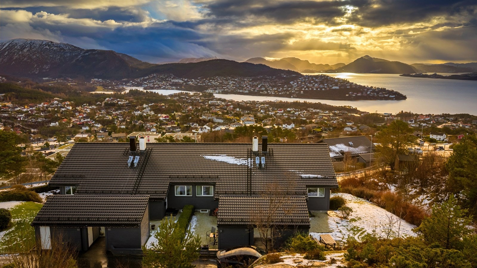 Flott rekkehus med godt utnyttede planløsninger med fleksible muligheter Galleribilde