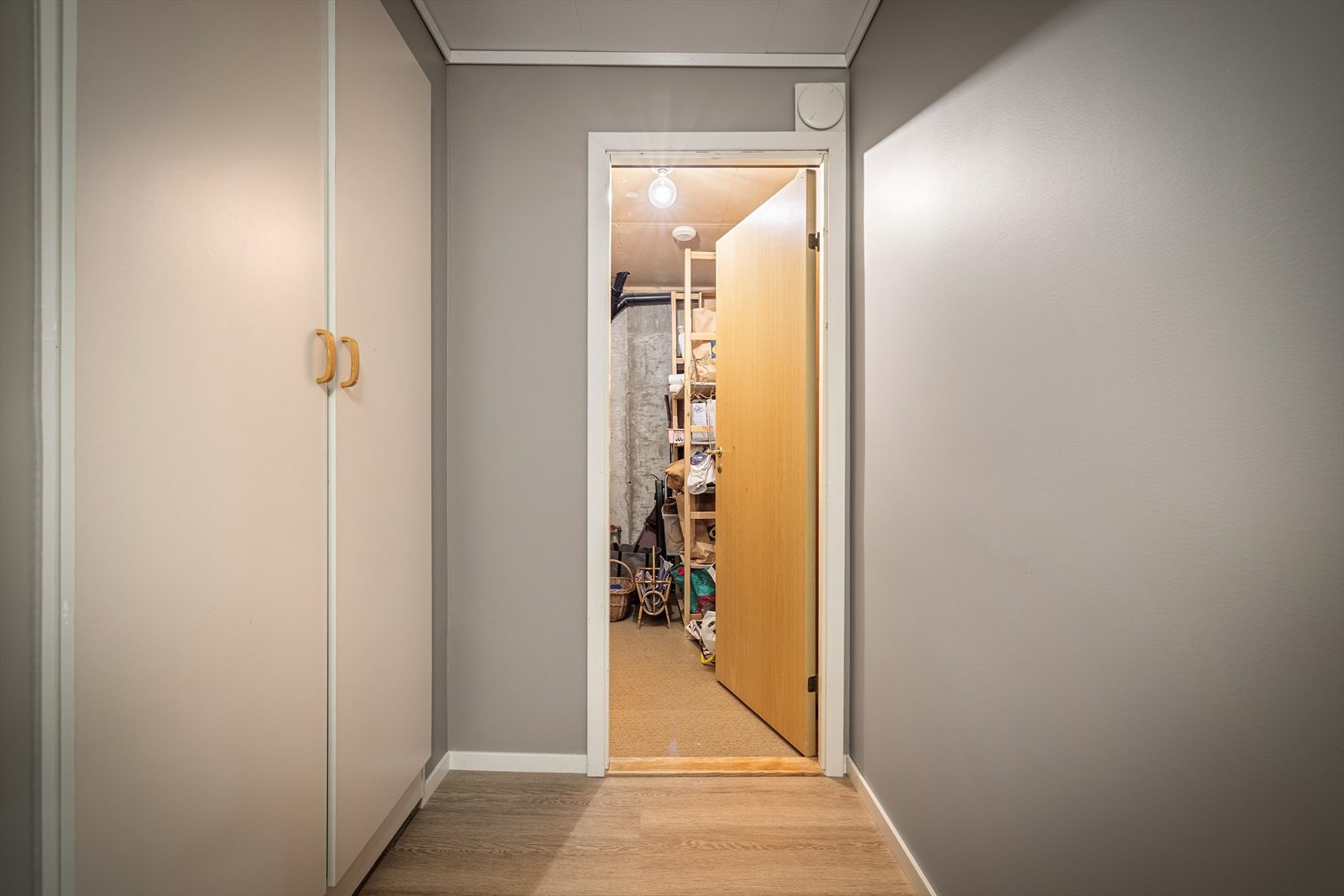 Innvendig bod med rørløp Galleribilde