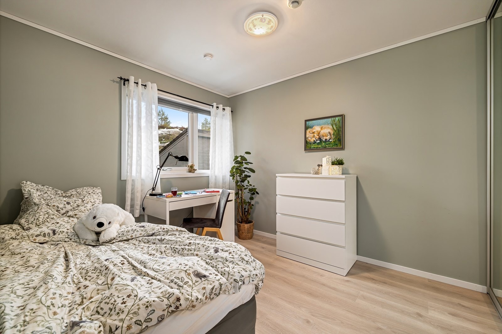 Soverom ved inngangsparti Galleribilde