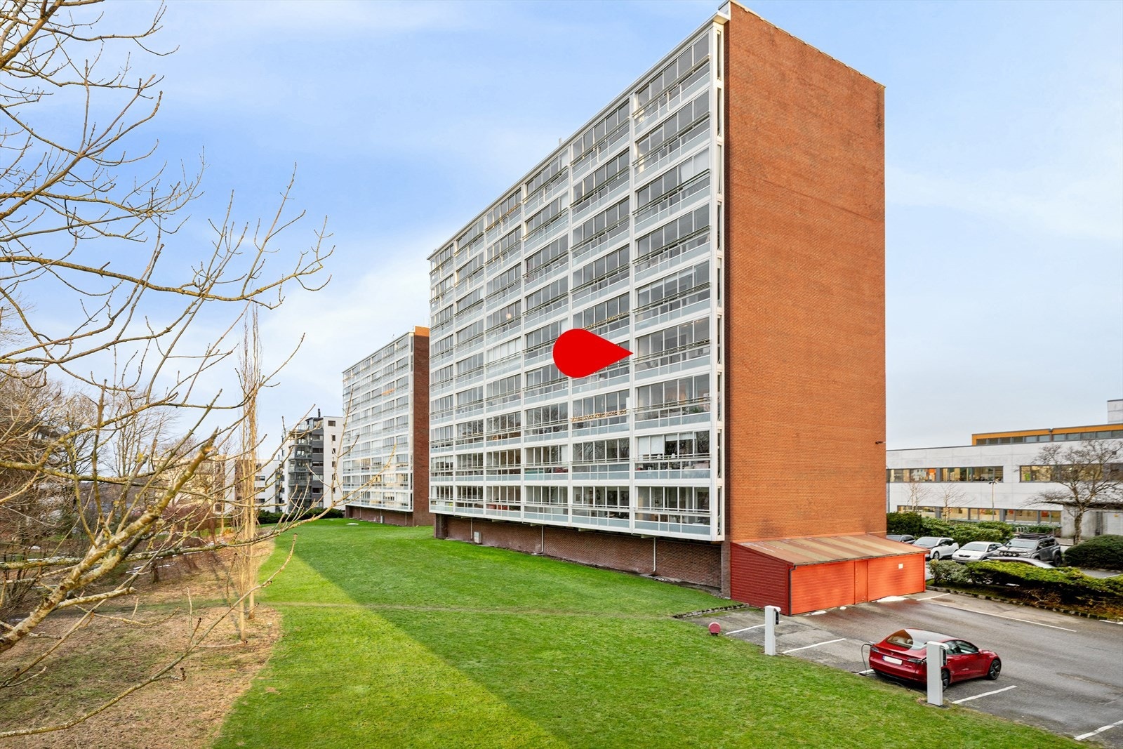 Dues vei 40 ligger i et meget attraktivt og ærverdig boligområde på Eiganes Galleribilde