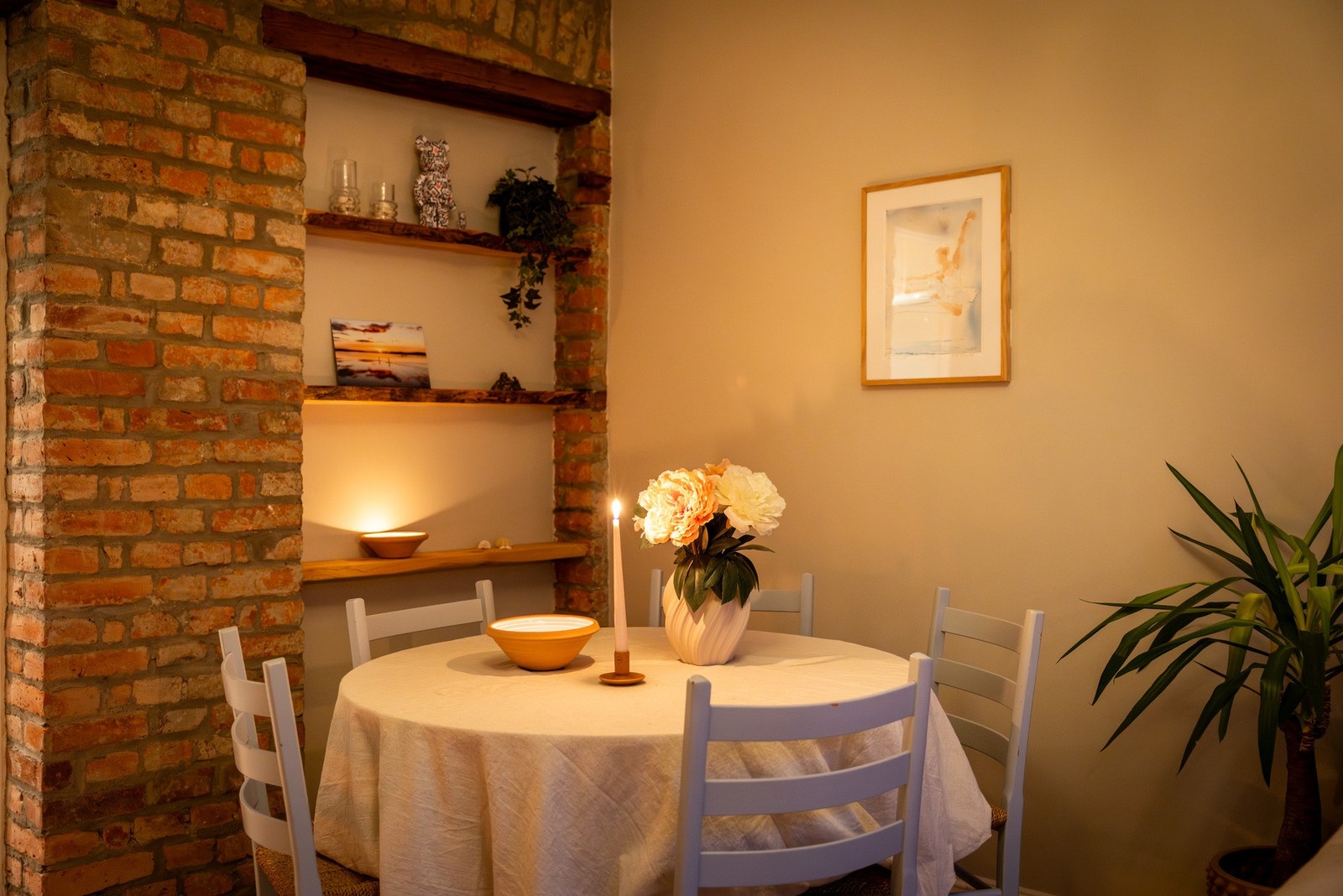 Spiseplassen innbyr til sosialt samvær med familie og venner. Galleribilde