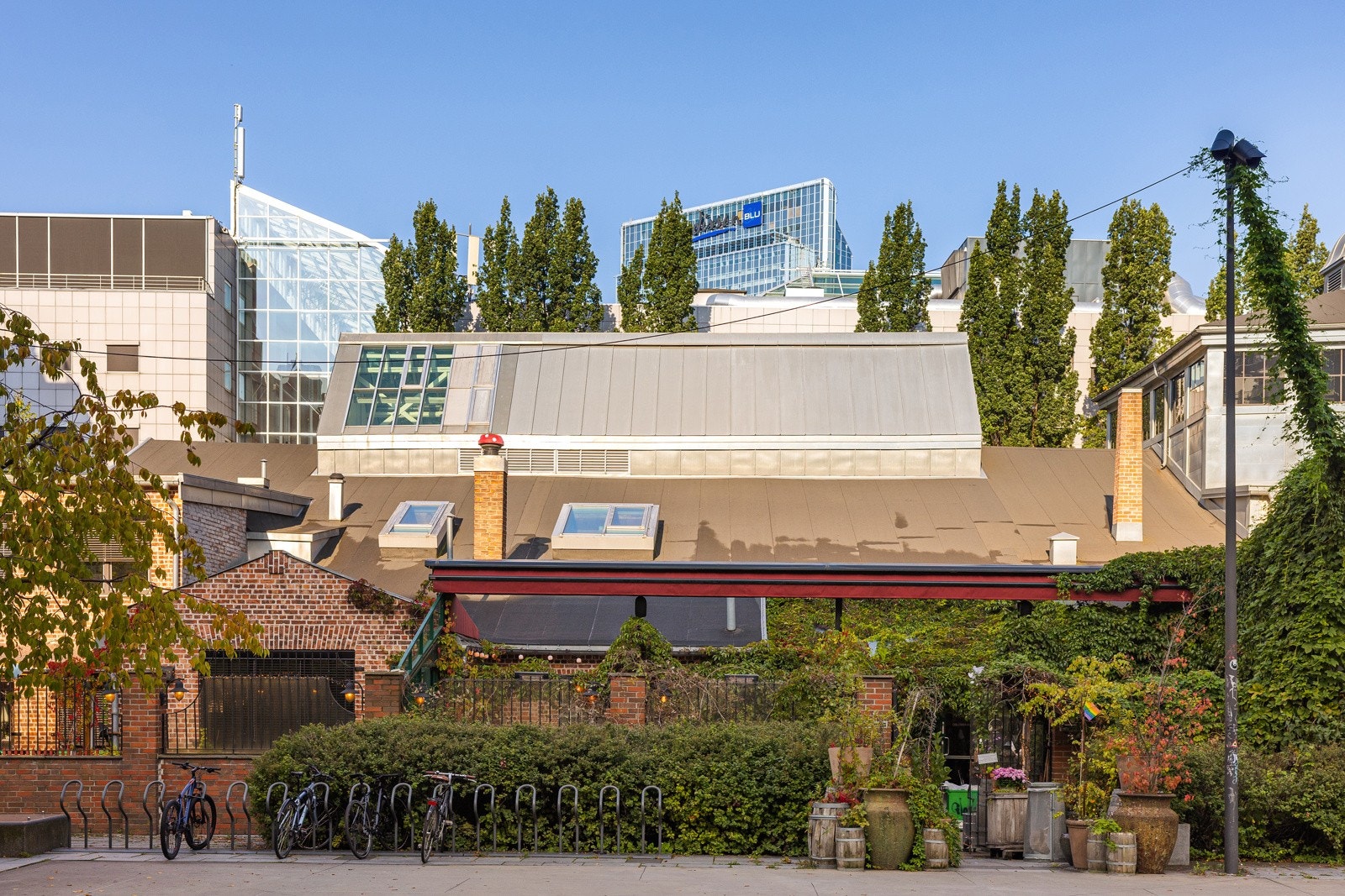 Nærområde: Teaterplassen. Galleribilde