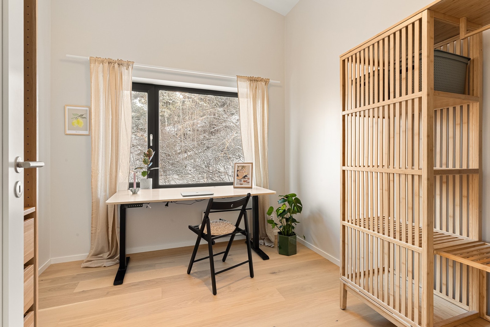 Sov II. Det er satt inn PAX-garderobeskap i alle soverom. Galleribilde