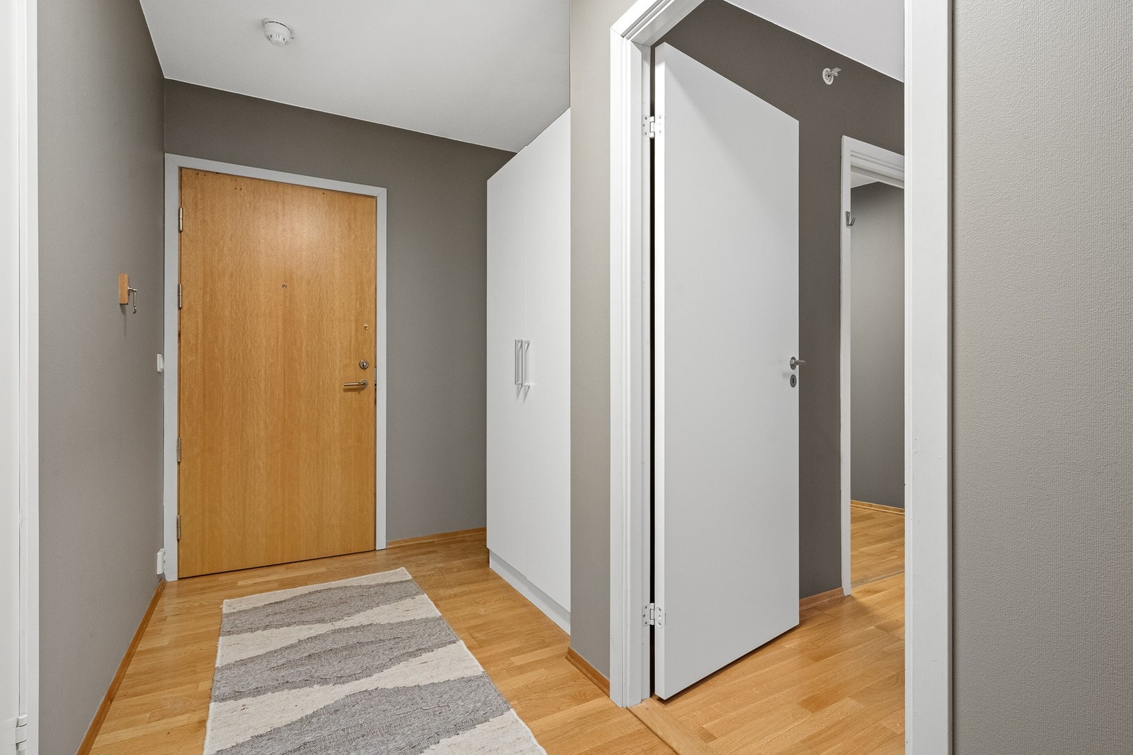 Entré/gang. Galleribilde