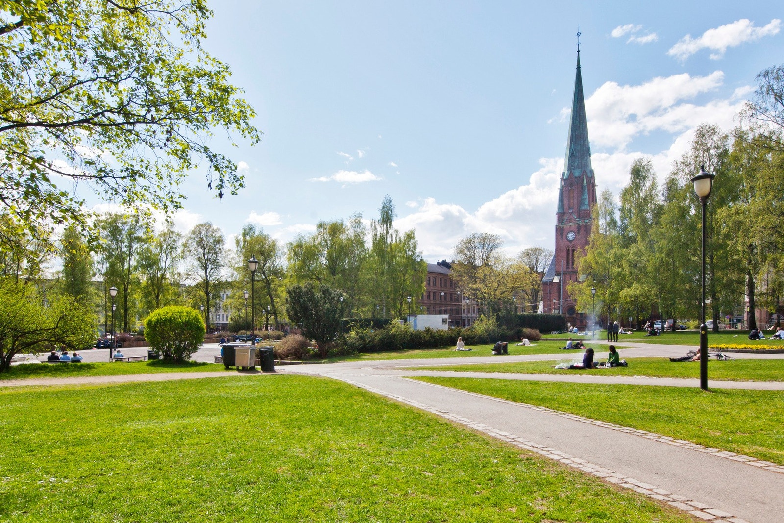 Birkelunden har også et yrende folkeliv, arrangementer, marked og konserter. Galleribilde