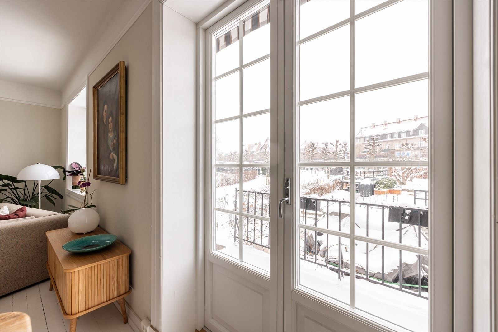 Fra stue er det direkte adkomst til nydelig og solfylt hageparsell. Galleribilde