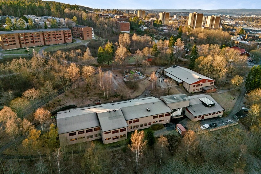Skjønnhaug skole i gangavstand Galleribilde