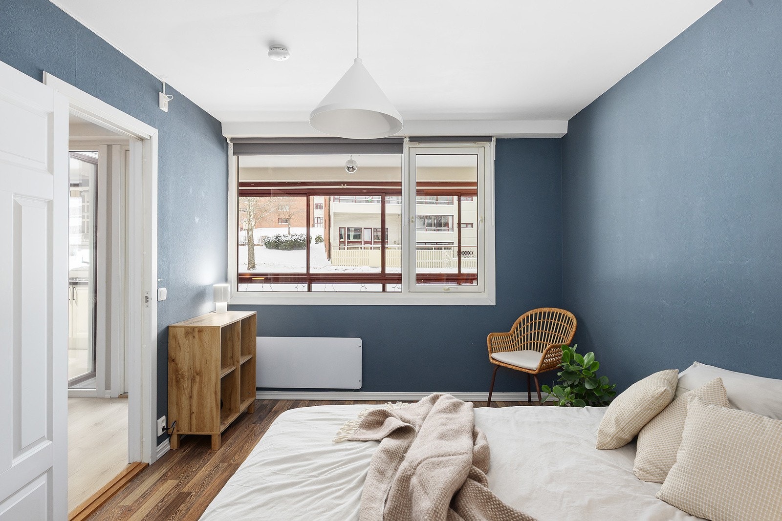 Her er det god plass til dobbeltseng og øvrig innredning. Galleribilde