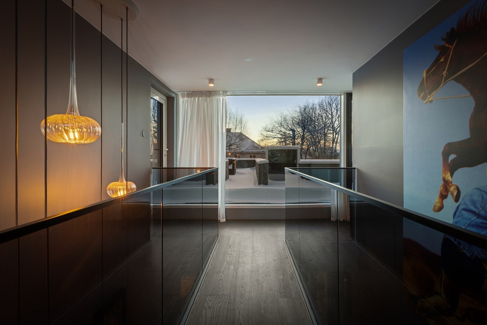 (Kveldsbilde) Galleribilde