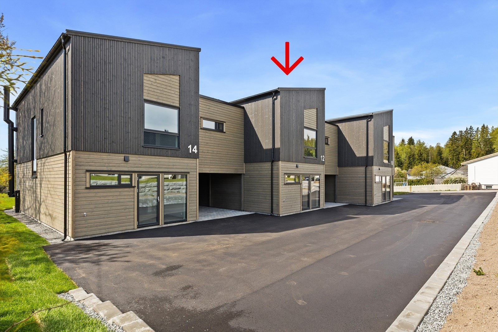 003_Asfaltert gårdsplass..jpg Galleribilde