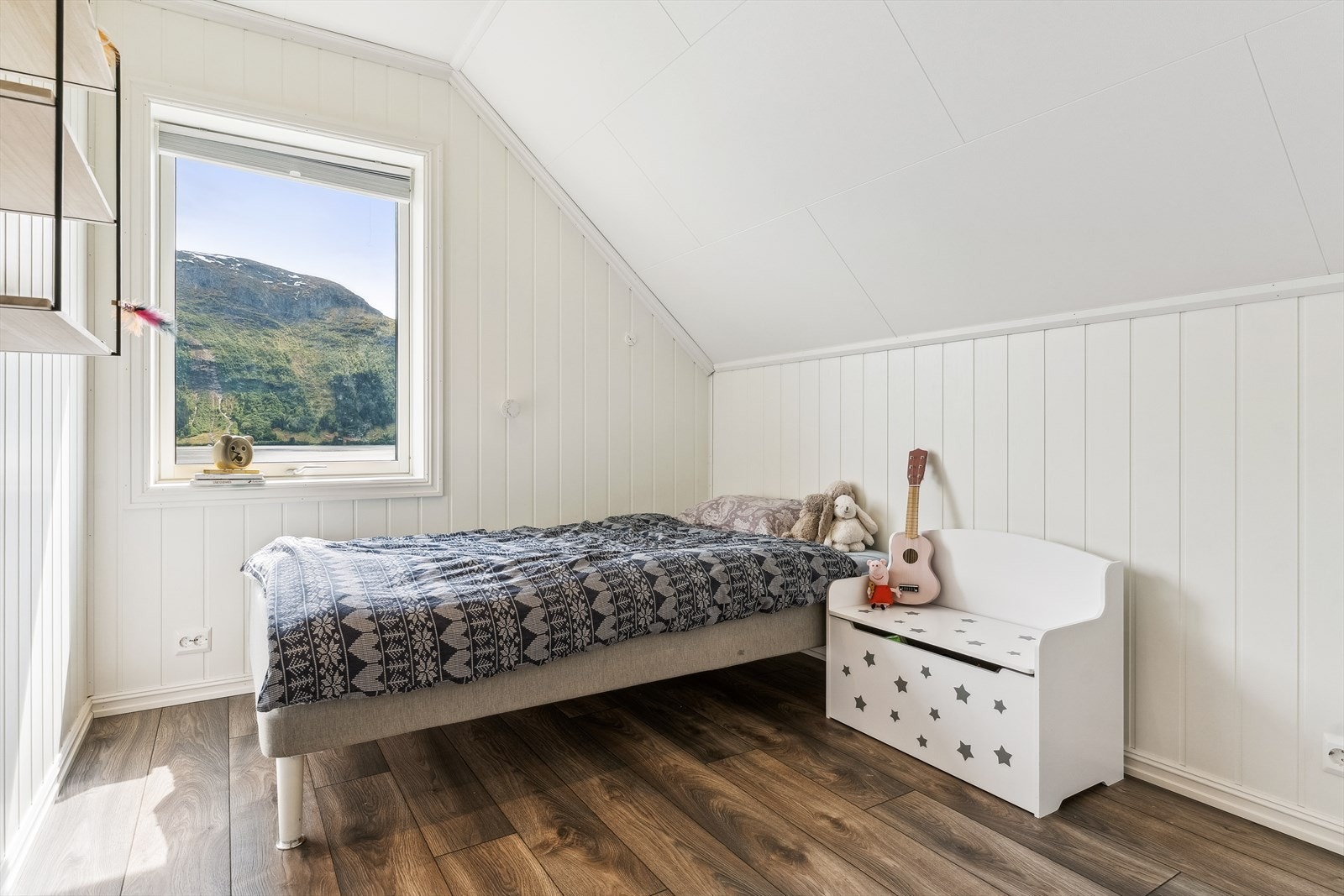 Soverom II, her i loftetasje Galleribilde