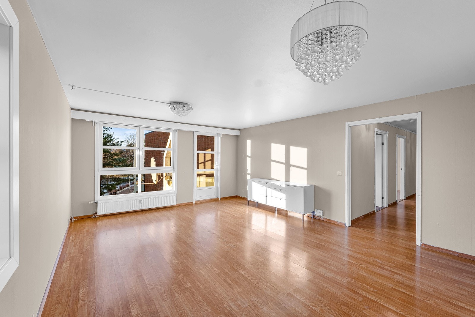 Leiligheten er malt i nøytrale og beige toner! Galleribilde