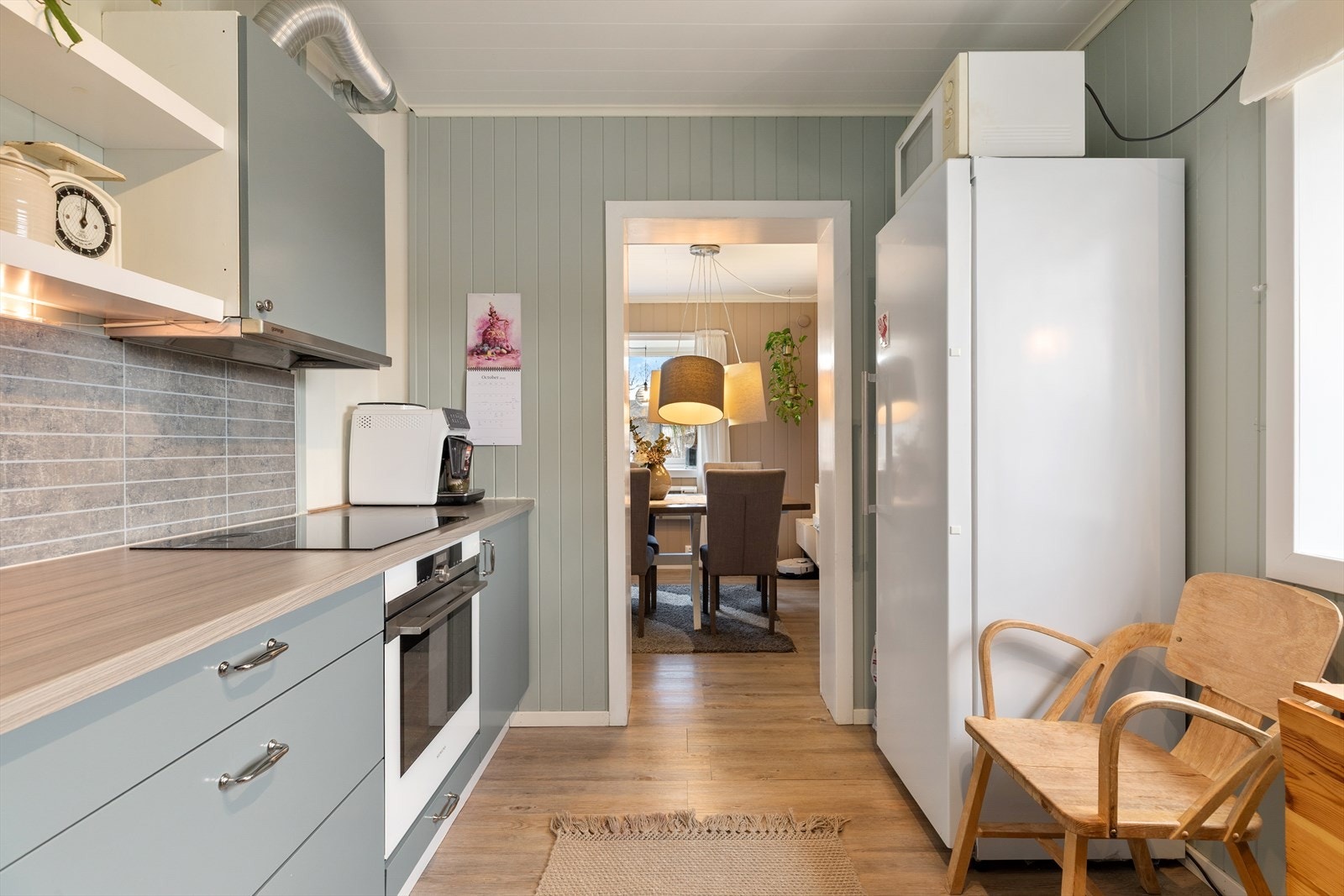 Underskap og ventilatorskap av nyere dato. Galleribilde