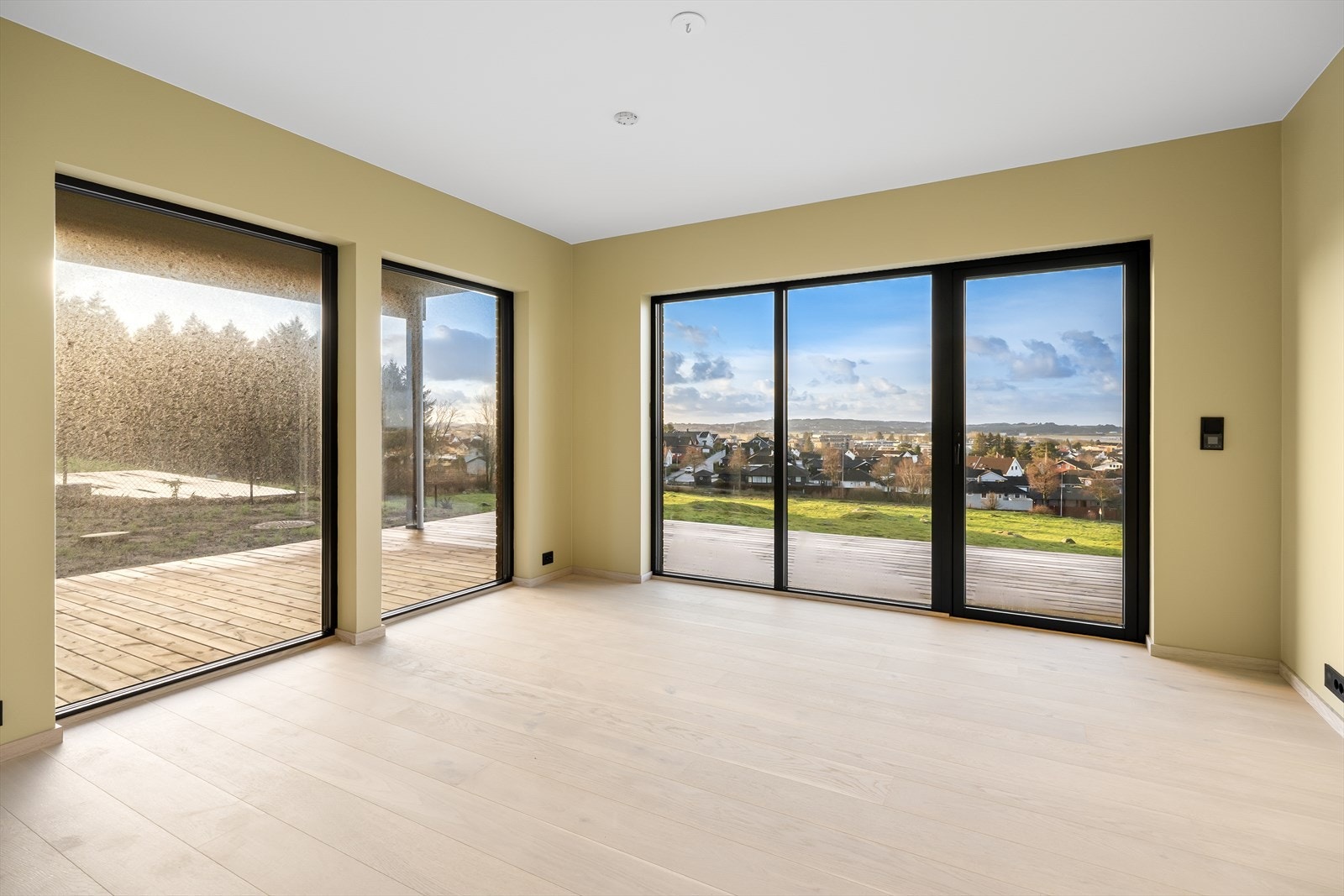 I underetasjen finner man også stue nr. 2 - en perfekt plass for de minste, de eldste eller Tv-stue. Galleribilde