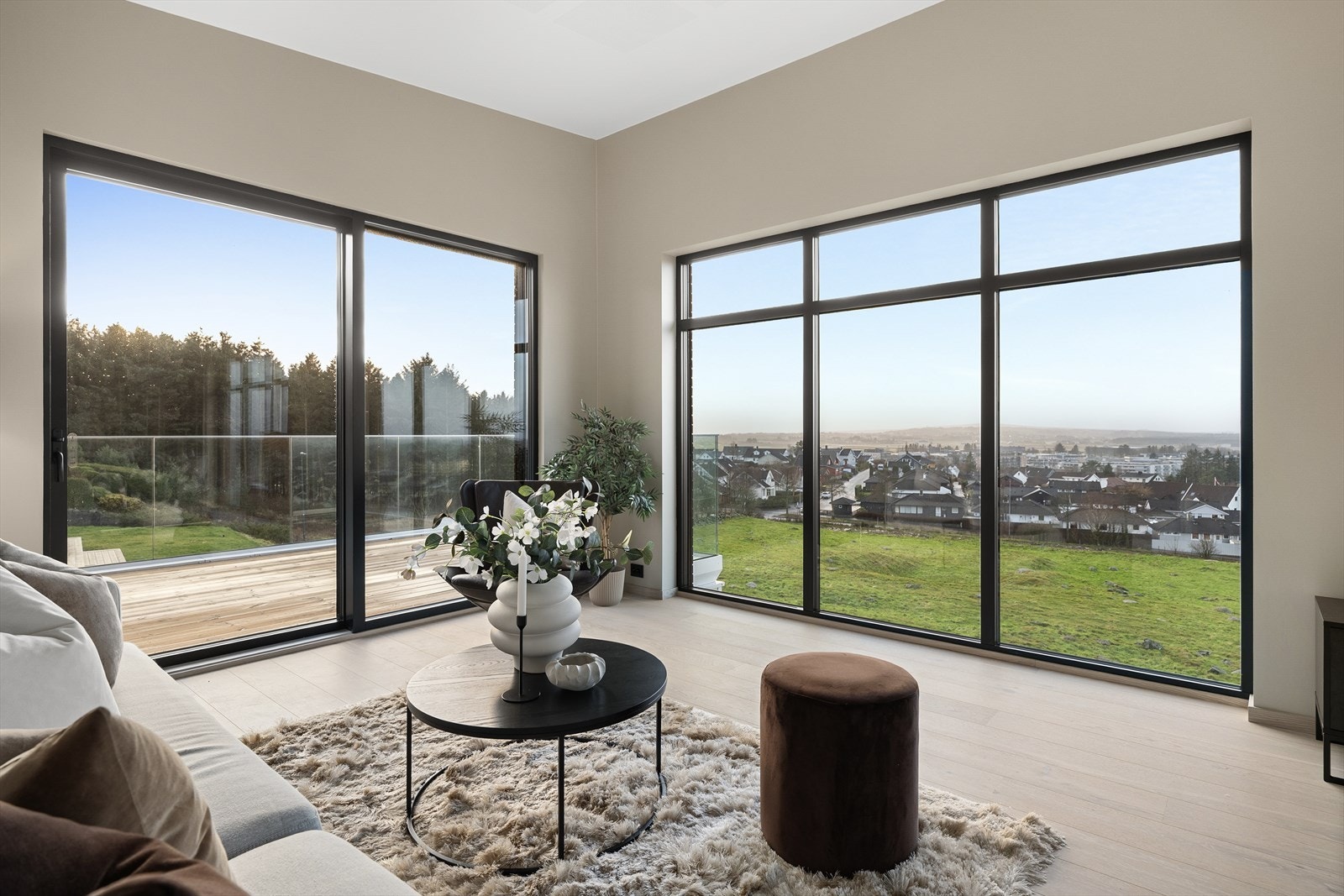 Fra stuen er det utgang til herlig balkong på ca. 15 m². Galleribilde